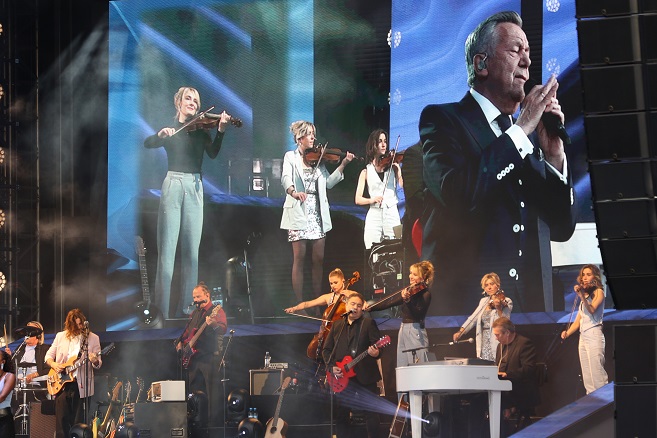Der Mann von der Hamburg-Mannheimer: Auf einen Besuch bei Herrn Kaiser im Sachs-Stadion