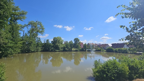 Einer der schönsten Festplätze der Region und das Seeumfeld im Schonunger Ortsteil Reichmannshausen wurden komplett umgestaltet