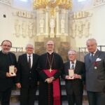Auf der Kiliani-Wallfahrtswoche 2025 wurden im Namen von Papst Leo vier päpstliche Silvesterorden verliehen