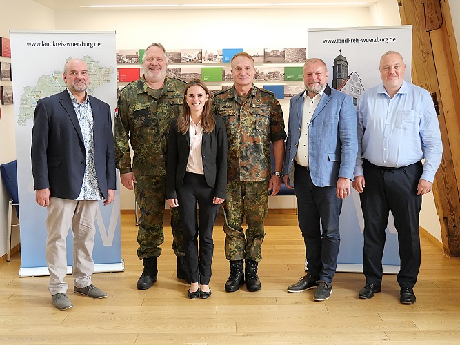 Oberstleutnant-Stabwechsel bei den „Helfenden Händen in Flecktarn“: Matthias Hofmann löst Bernhard Günther als Fachberater im Katastrophenschutz ab