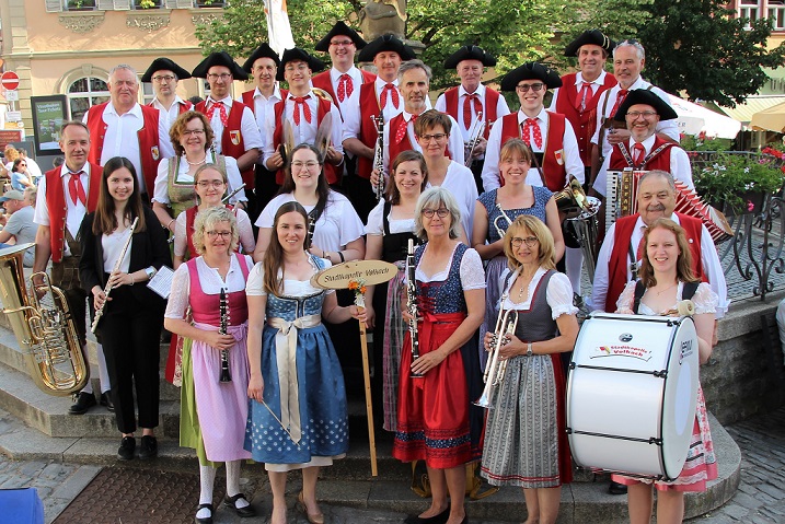 Serenade und die „Kraft der Stimmen“: Sommer-Sound-Konzerte auf dem Volkacher Marktplatz