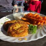 Fahr mal hin und kehr mal ein: Linsenbratlinge und das Rinderhacksteak in der Grünen Au