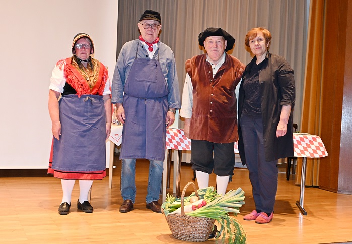 Reichsschultheiß machte seine Aufwartung: Vortrag im Augustinum Schweinfurt über Gochsheims bewegte Geschichte