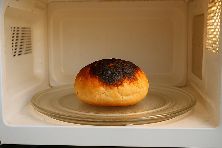 Vermeintlicher Körper im Main entpuppt sich als Wurzel, Brötschen sorgte für einen Feuerwehr-Einsatz