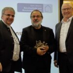 Große Schuhe und viele Spuren: Dr. Harald Ebert wird als Leiter der Caritas Don-Bosco-Berufsschule in den Ruhestand verabschiedet