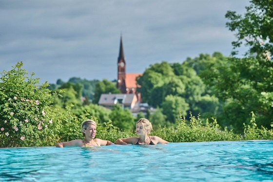 Zwischen Thermalbad und Fotopoint: Wandern zum Teufelsfelsen und Abwehrkräfte stärken in der Kaisertherme Bad Abbach