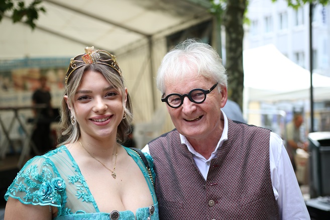 So war das bestens besuchte Familienfest der Schweinfurter Kindertafel mit einem Paukenschlag – VIELE FOTOS & VIDEO!