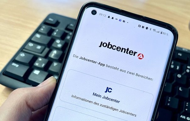 Online Beratungstermine vereinbaren: Jobcenter bietet digitale Kontaktmöglichkeiten über App an