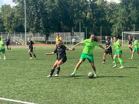 Schnüdel Mädels folgten der Einladung des FC Carl Zeiss Jena zum Leistungsvergleich