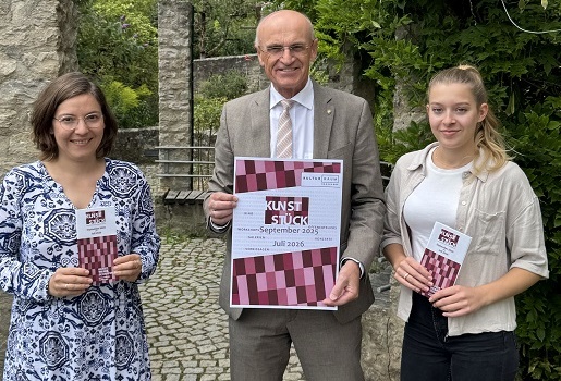 KI – Künstlerische Intelligenz: Die neue KUNSTSTÜCK-Saison 2025/26 startet mit einer Vernissage in der Sparkassengalerie