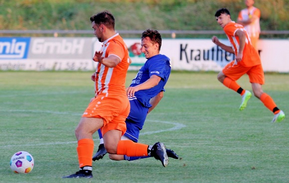 Der Hitze-Fußball am Donnerstag: Schonungens vergebliche Aufholjagd und sechs Wipfelder Buden nach dem 0:1