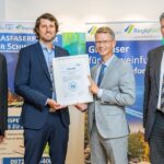 Anerkennung für Glasfaserstrategie in Schweinfurt: Oberbürgermeister Sebastian Remelé als Digitalpolitiker ausgezeichnet