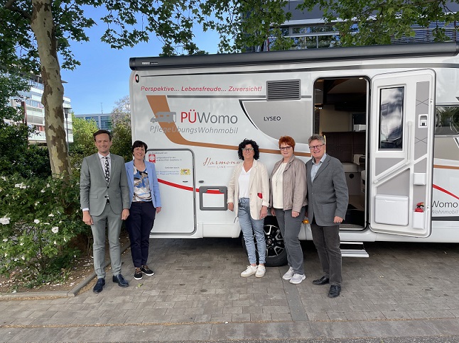 Übungswohnmobil: Stadt und Landkreis Schweinfurt wollen wichtige Impulse für die Zukunft der Pflege setzen