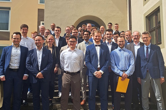 Traditioneller Empfang in der Diele des Schweinfurter Rathauses für die Besten des Wintersemesters 2024/25