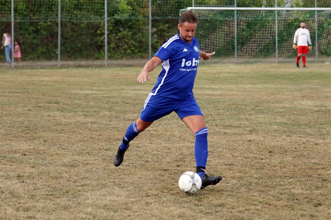 Der Fußball am Samstag: Fünf auswärts, fünf daheim, zwei Mal vier zuhause