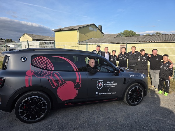 Get together mit Spielern, Fans und Sponsoren im neuen Shakehands Center des Tischtennis-Bundesligisten TSV Bad Königshofen