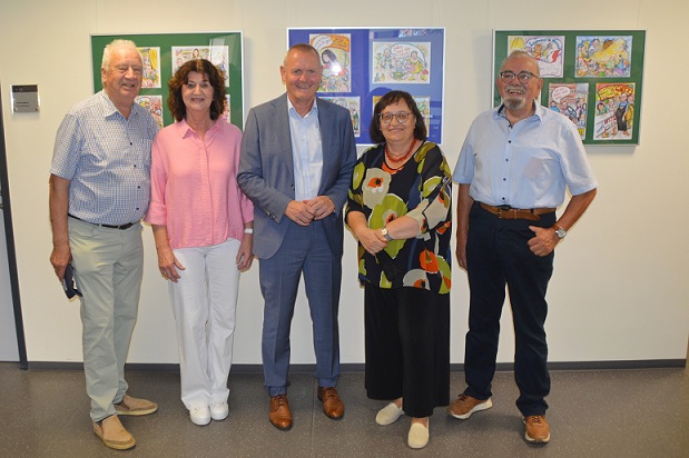 Ausstellung „What a Mess! 2.0“: Zur 75. Laurenzi-Messe zeigt Valentina Harth in Marktheidenfeld an zwei Standorten humorvolle Karikaturen