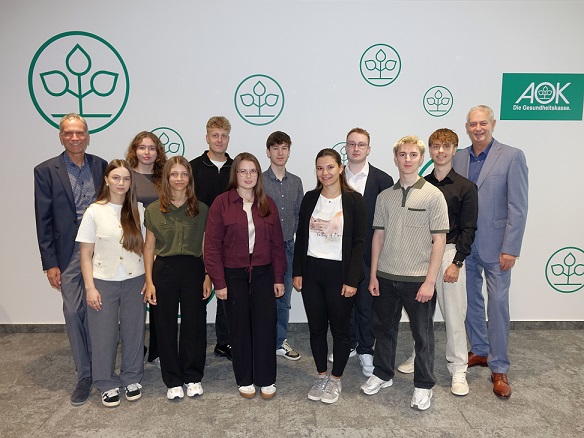 Übernahmequote beträgt 99 Prozent: AOK Schweinfurt begrüßt 10 neue Auszubildende