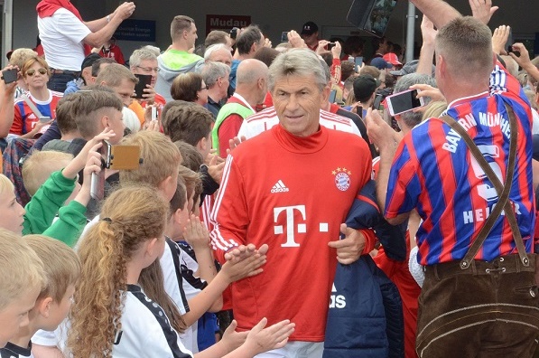 Fußballgeschichte, Emotionen und ein großes Herz für den guten Zweck: „Auge“ kommt nach Assamstadt