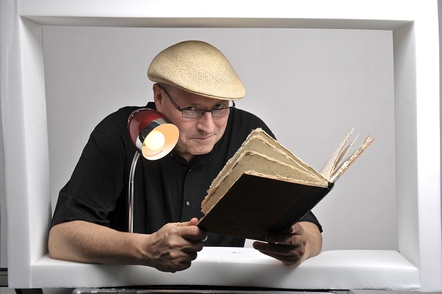 Newcomer und Bühnenlegenden beim kunterbunten Schweinfurter Herbst-Poetry Slam #82