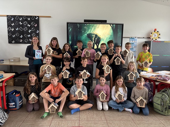 Belohnung für fleißige EntdeckerInnen: Die Grundschule Dampfach war unterwegs auf großer Tour im Landkreis Haßberge