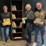 Ausleihen und Auffüllen in den nun acht offenen Bücherschränken in Kitzingen