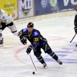 Was für ein verrücktes zweites Drittel!: Die Mighty Dogs bleiben nach einem 8:7-Sieg Tabellenführer