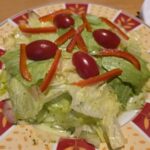 Fahr mal hin und kehr mal ein: Paprikaschnitzel und ein Salatteller im Weißen Ross