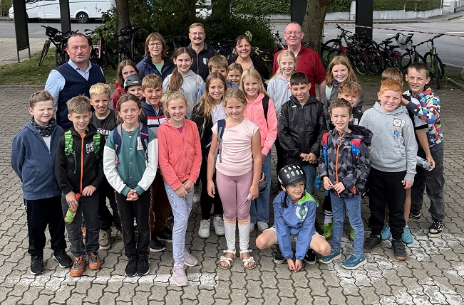 Im Rahmen des Grafenrheinfelder Feriensprogramms führte eine Sternfahrt der CSU nach Sennfeld