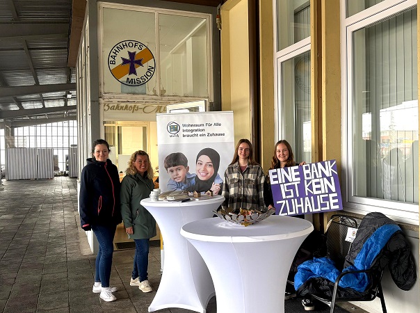 Aktionstag zum Tag der Wohnungslosen unter dem Motto: „Eine Bank ist kein Zuhause“