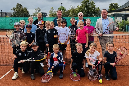 Ferienprogramm in Grafenrheinfeld: Große Begeisterung und jede Menge Spaß für und beim Tennis