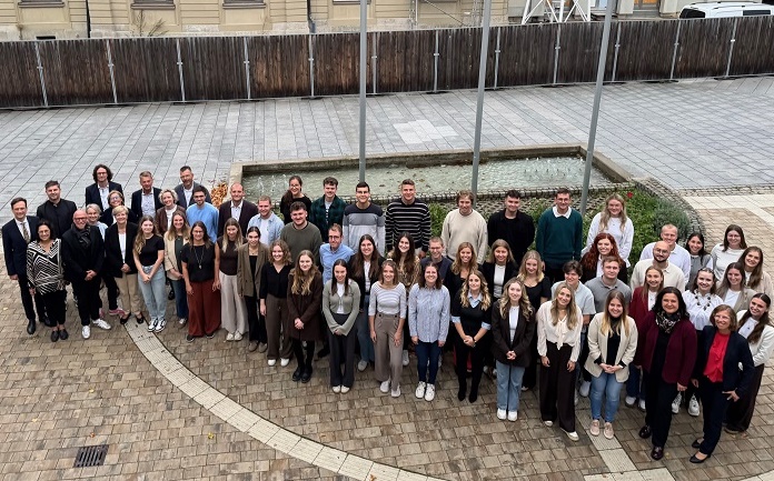 45 LehramtsanwärterInnen für Schulen in Stadt und Landkreis wurden vereidigt