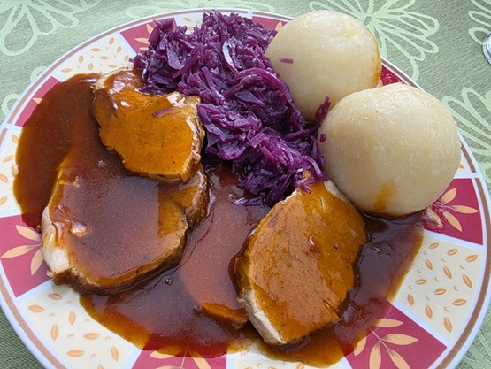 Essen wie Gott in Franken: Ist der Schweinebraten im Weißen Ross der beste der Welt?