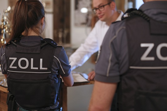 Bundesweite Schwerpunktprüfung gegen Schwarzarbeit: Schweinfurter Zoll überprüft Hotellerie und Gastronomie