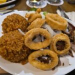 Fahr mal hin und kehr mal ein: Üppige griechische Speisen am Alten Bach