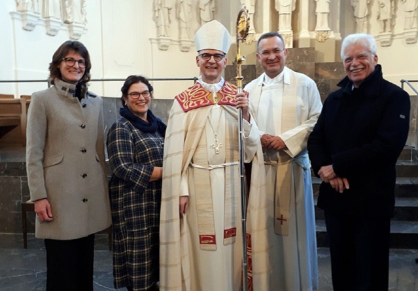 „Die Hoffnung auf die Auferstehung weitergeben“: Drei ehrenamtliche BegräbnisleiterInnen aus erzählen von ihrem Dienst