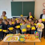 Gesundes Startpaket für knapp 400 Kinder zum Schulanfang: Bio-Frühstück aus der Region begeistert erste Klassen