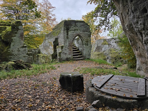 Fahr mal hin und schau´s mal an: Die bemerkenswerte Ruine der einstigen Burg Rotenhan – VIELE FOTOS!