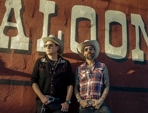 Nun kommen nach den Sportfreunden Stiller auch noch The BossHoss: Das Programm der Open-Air-Serie in der Kulturfabrik Cortendorf steht