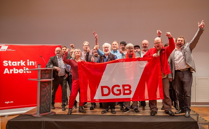 „Mit Macht für die Acht“: DGB-Unterfranken ist gegen die Abschaffung des 8-Stunden-Tages
