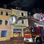 Dachstuhlbrand in der Innenstadt: In der Bauerngasse waren Donnerstagabend 61 Einsatzkräfte beschäftigt