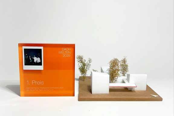 Aus Tankstelle wird „Kulturstelle“: THWS-Studierende gewinnen ersten Platz beim Dachwelten-Wettbewerb 2025