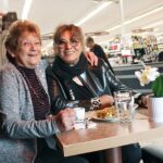 25 Jahre freiwillig aktiv für Menschen mit Behinderung: Zwei freiwillige Mitarbeiter erzählen von ihrem Einsatz bei den Offenen Hilfen