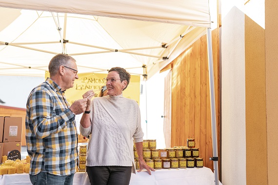 Volkacher Genussmeile mit verkaufsoffenem Sonntag und Flohmarkt am Weinfestplatz