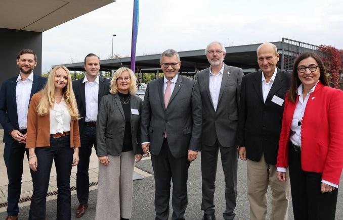 Über Versorgungssicherheit, Energiewende und regionale Netzherausforderungen: Staatsminister Dr. Florian Herrmann zu Besuch bei der ÜZ Mainfranken
