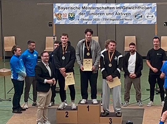Leonardo Martach ist Bayerischer Junioren Meister im Gewichtheben, Alexander Neusteuer verteidigt den Vize-Titel