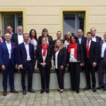 25, 40 und sogar 50 Jahre bei der Sparkasse: 23 langjährige Mitarbeitende wurden für ihr Engagement geehrt