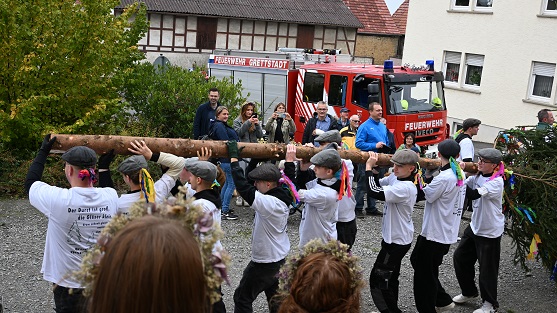 Die Grettstadter Kirchweih wurde musizierend und tanzend begrüßt – und am Montag wird noch gefeiert