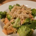 Bleib´ zuhaus´ und ess´ daheim: Nudeln mit Lachs und Brokkoli