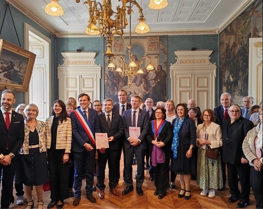 Delegation aus Schweinfurt zu Gast in Frankreich: Châteaudun und Kroměříž feierten das 55-jährige Bestehen ihrer Städtepartnerschaft